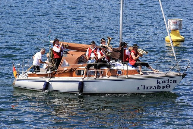 尤其是在邊 尤其是在邊